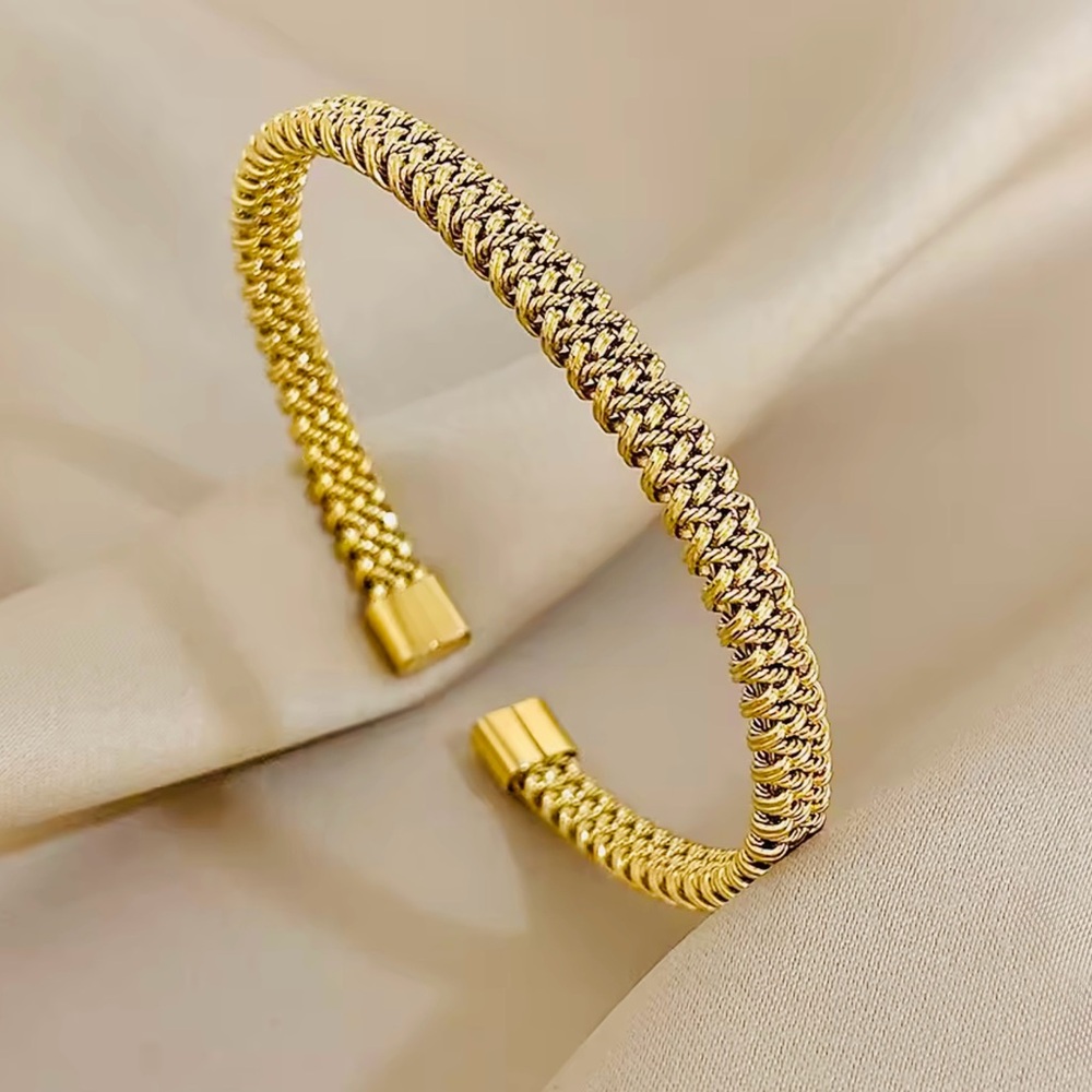 Elegant Gold-Toned‎ Women's Bracelet